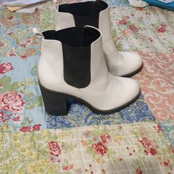 SODA -WOMEN'S BOOTS SIZE 11W