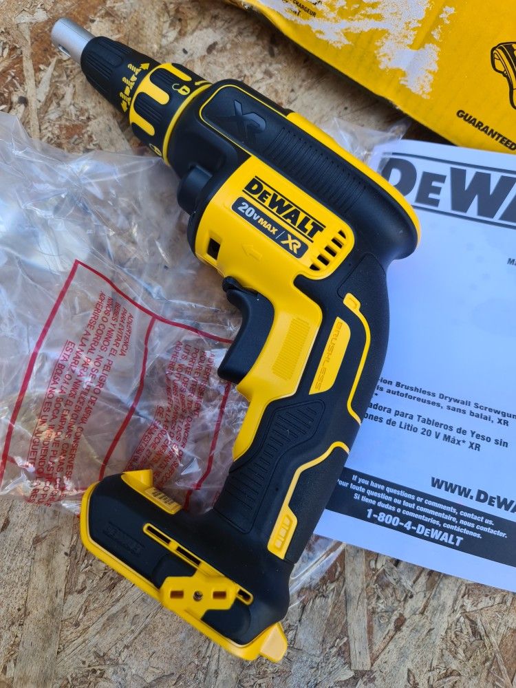 Dewalt Heat Gun With Battery for Sale in Staten Island, NY - OfferUp