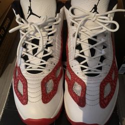 Jordan 11 IE Low Gym Red
