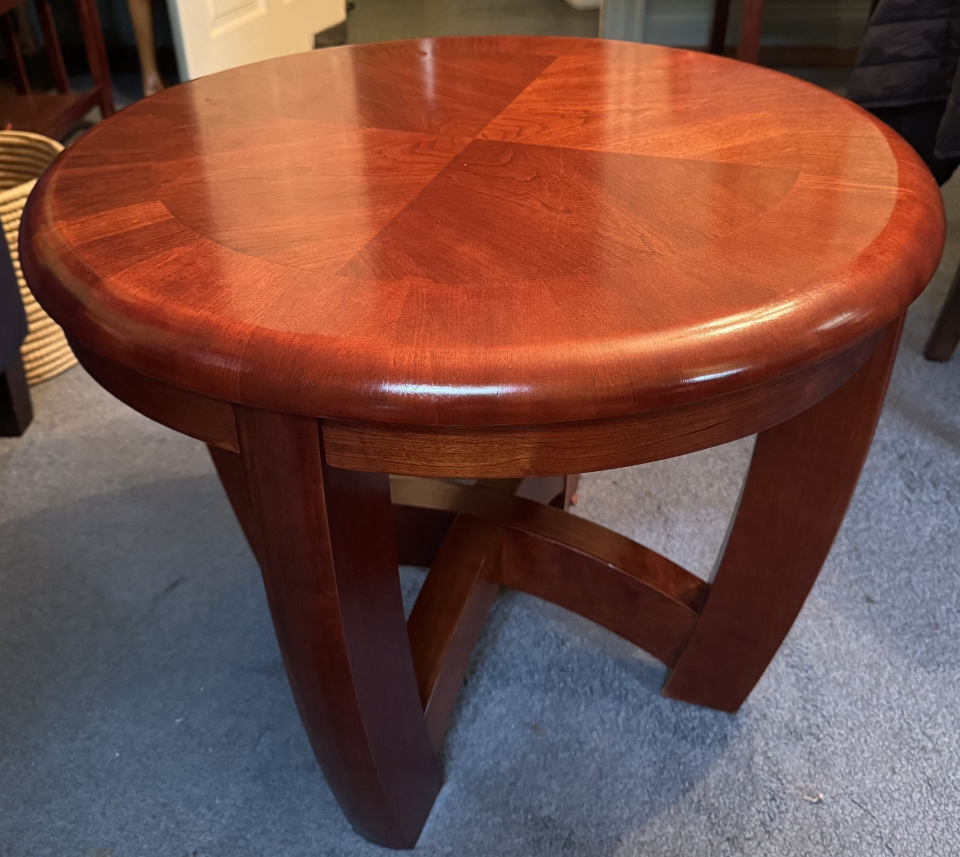Rare & Unique Round Oak Mahogany Coffee Table