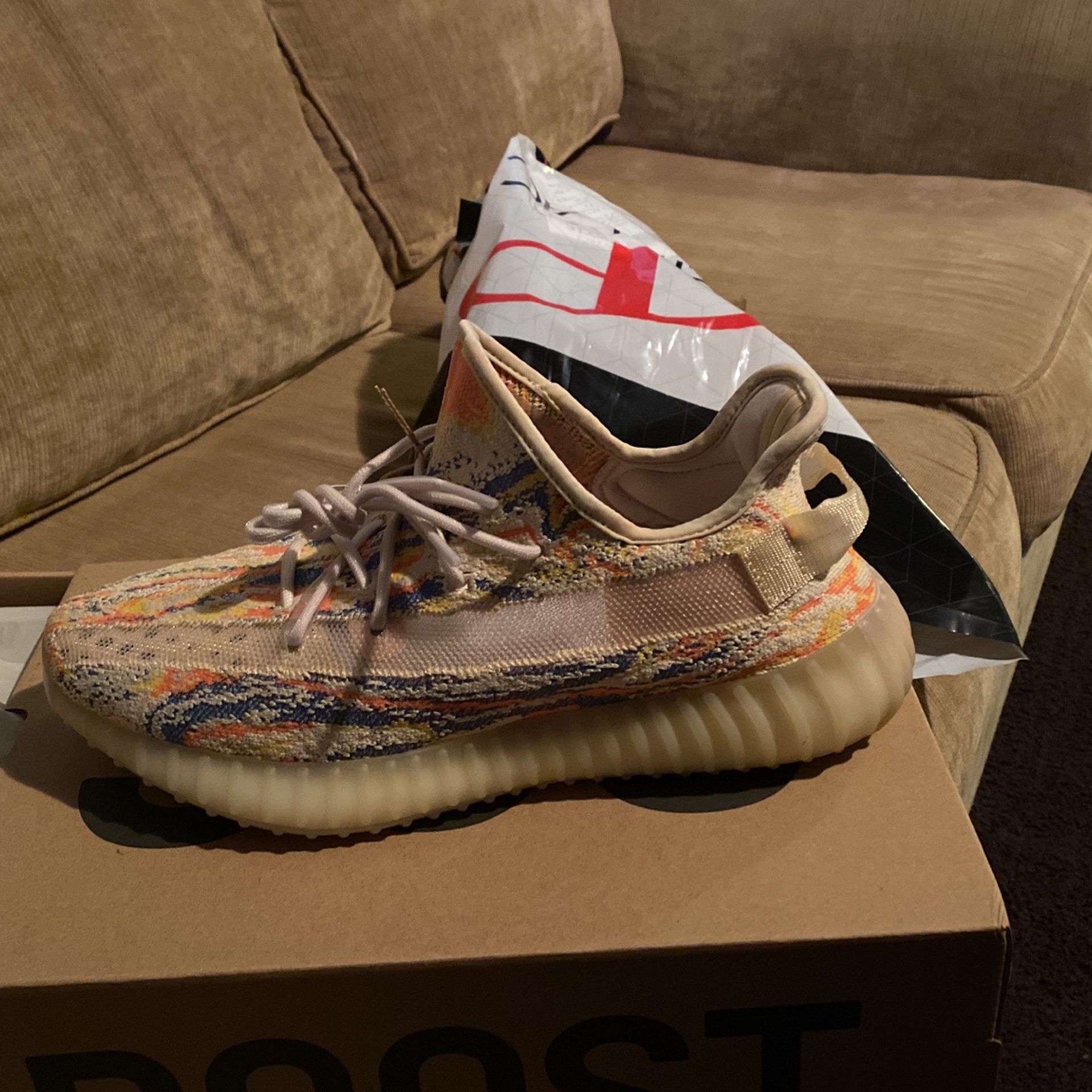 Yeezy  Boost 350 V2  Mx Oat