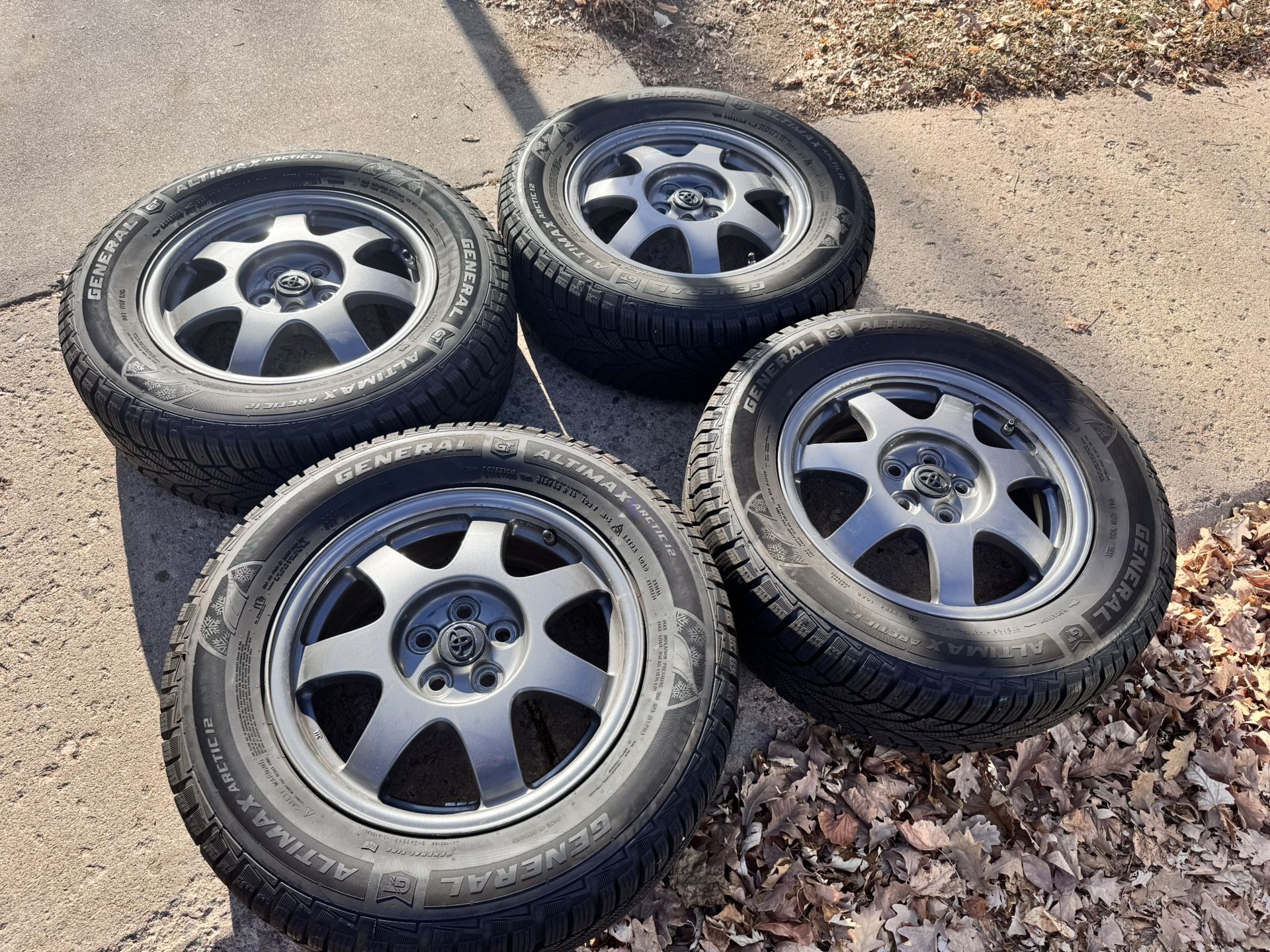 215 65 16 General winter tires on 5x100 wheels