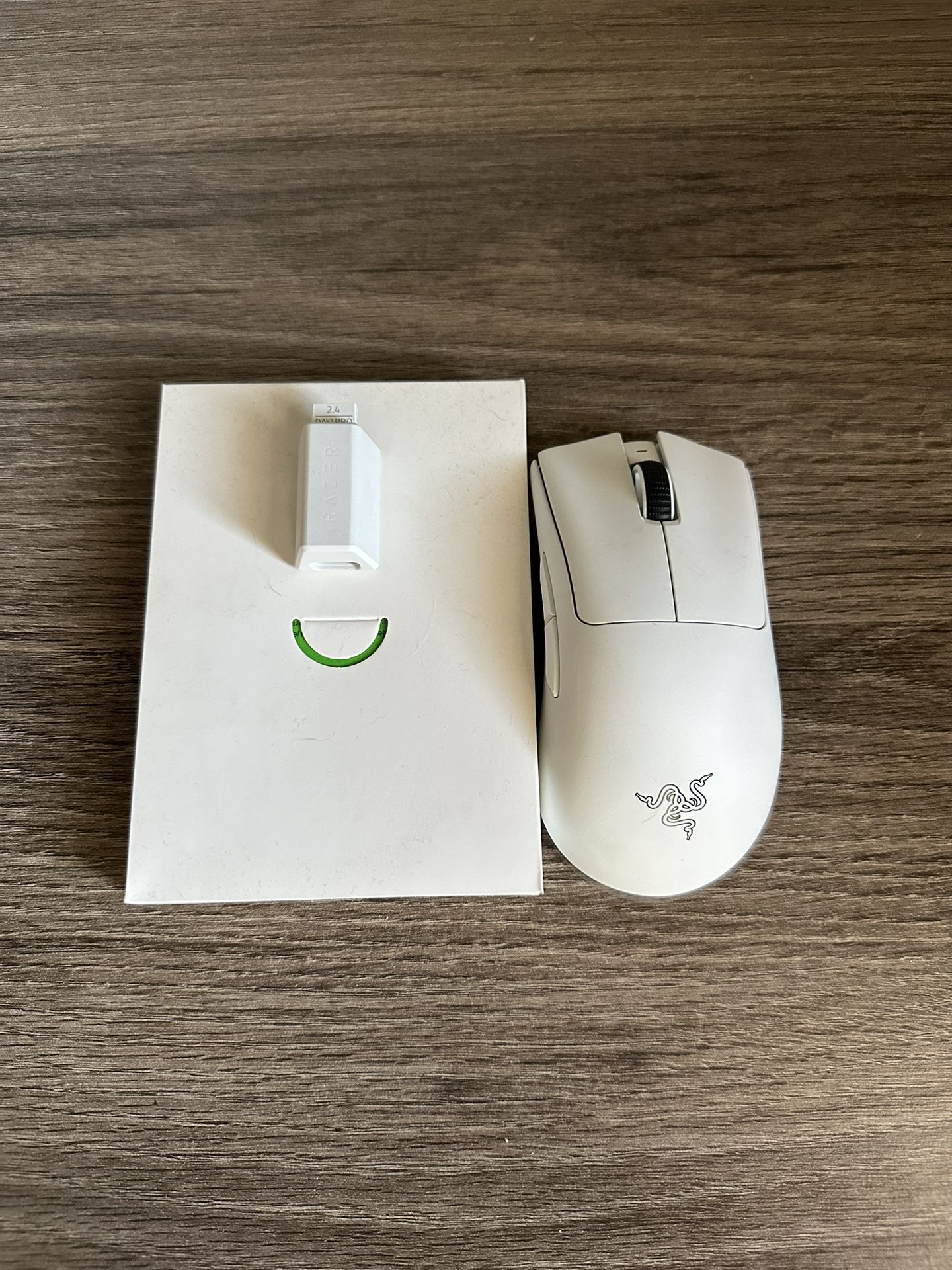 Razer DeathAdder V3 Pro Wireless Esports Gaming Mouse, 64g, 5 Buttons, 2.4GHz, Bluetooth, White