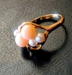 14k Gold Ring With Pink Coral And Pearls - Size 5.5