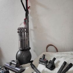 [ DYSON VACUUM ANIMAL / ALLERGY  WITH 6 ATTACHMENTS  ALL FOR $165 OBO NEW CONDITION 