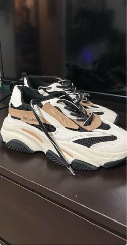 Steve Madden Sneakers Size 9