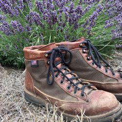 Size 7.5W Danner Work Boots