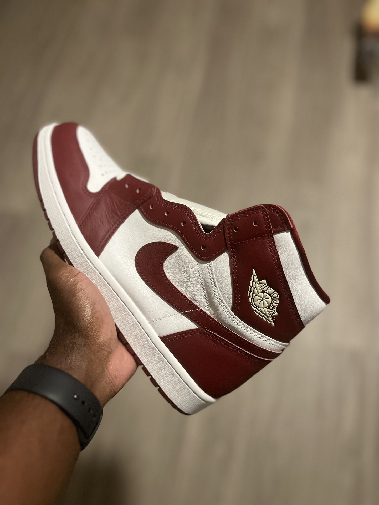 Air Jordan 1 Retro High OG “Team Red” – Size 12