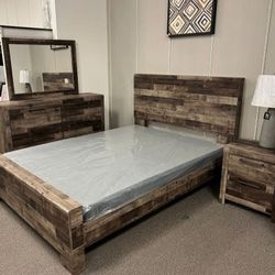 Derekson Gray Panel Bedroom Set