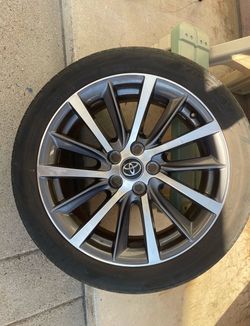 Toyota Wheels Tires 235/45/18