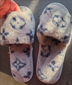 Fluffy Monogram Print Slide Slippers
