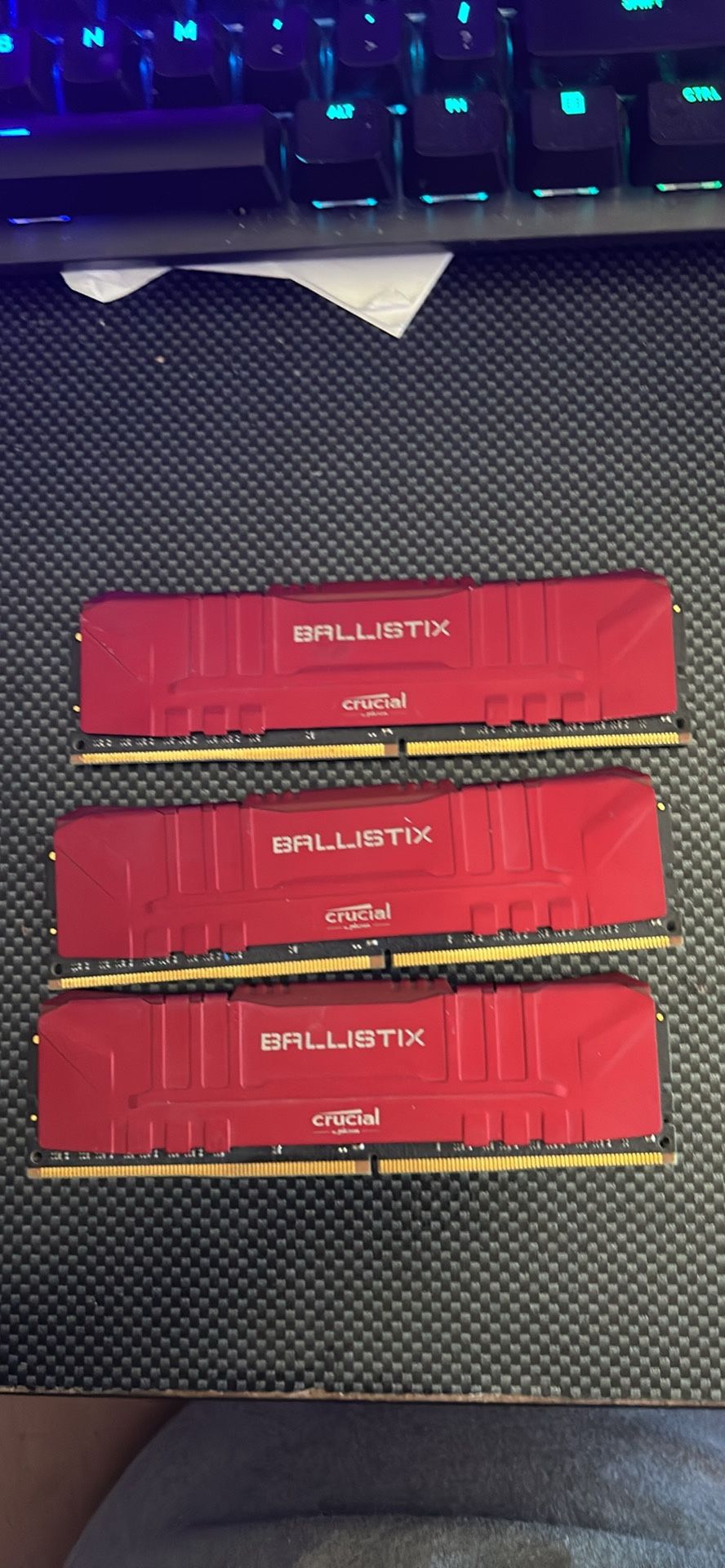 Crucial Ballistix 8gb RAM DDR4-3000mhz