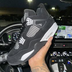 Jordan Retro 4 white thunder 2024 (size 9, 10)