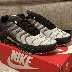 Nike Air Max Plus Green Glow
