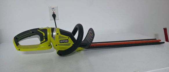 Ryobi 22" Hedge Trimmer very light use P2606VNM
