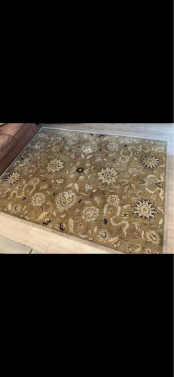 Area Rug 90”x116”