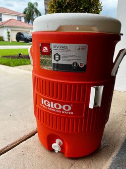 Igloo 5-Gallon Seat-Top Beverage Cooler in orange