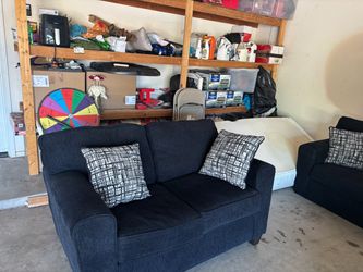 2 piece couch set in great condition