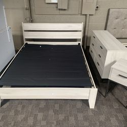 White Cream Queen Bedroom Set 