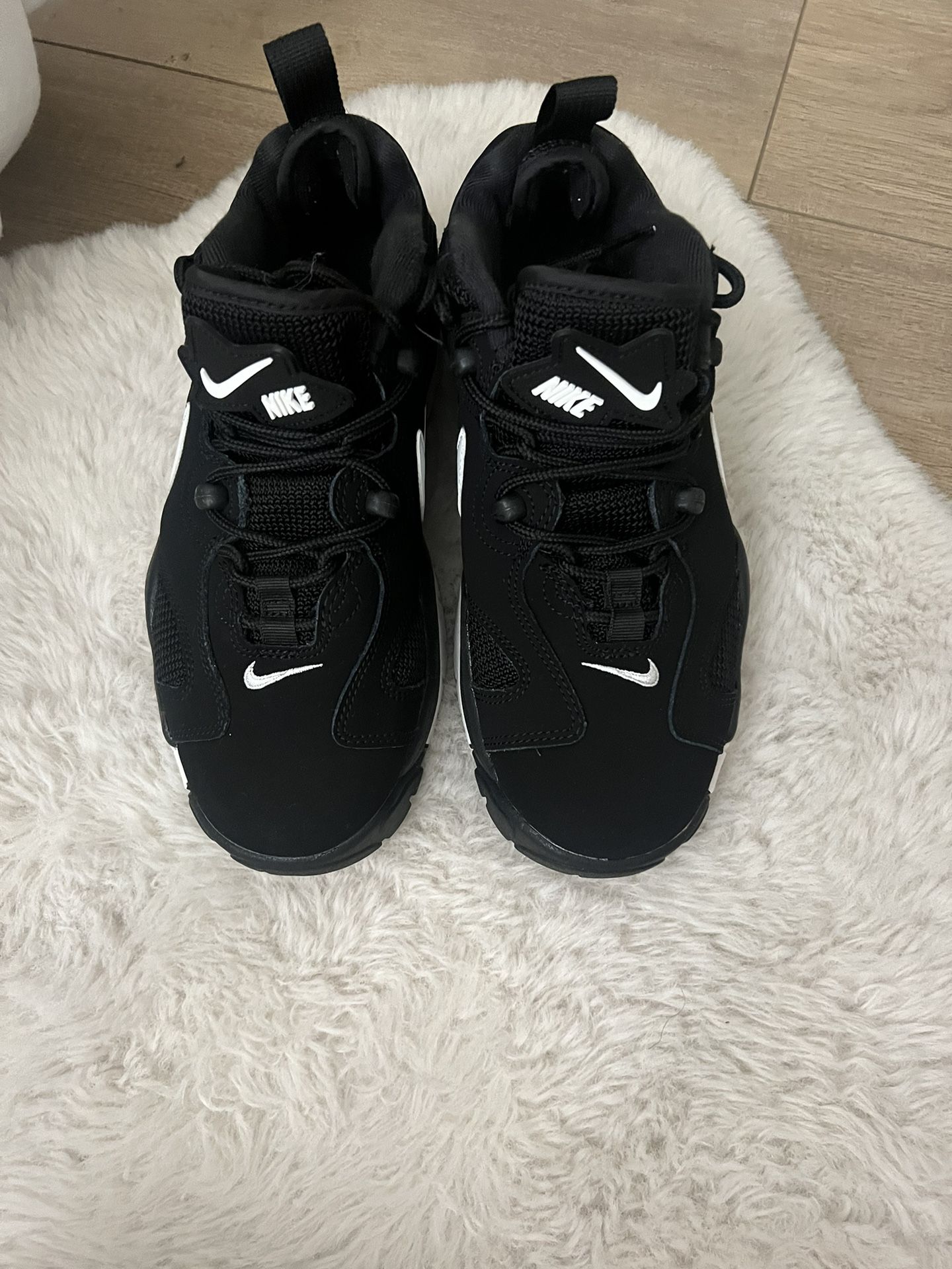 Nike Air Barrage Low Older Kids' Shoe Size 6.5