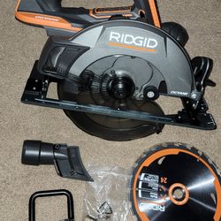 RIDGID

18V OCTANE Brushless Cordless 7-1/4 in. Circular Saw (Tool Only)
