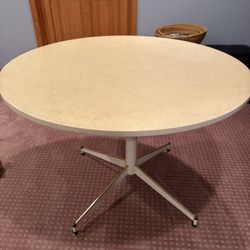 MCM Glamorama Table - Round 