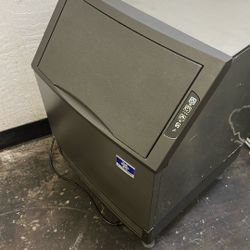 Ice Maker (Manitowoc Branded)