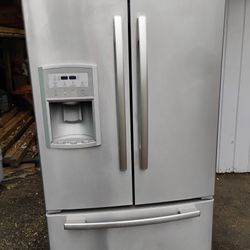 Whirlpool Fridge With Double Door And Bottom Freezer