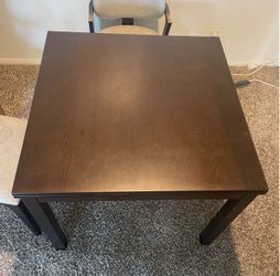 Dining Table w/ Extension Leafs