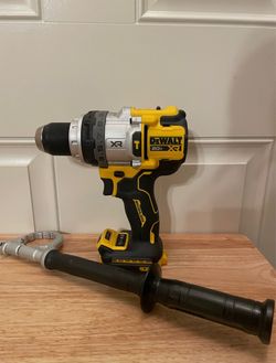 New Dewalt Hammer Drill 3 Speed 20V DCD1007