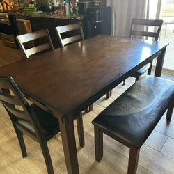 Dining Room Table 