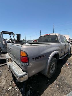 2002 Toyota Tundra Access Cab 4.7l for parts