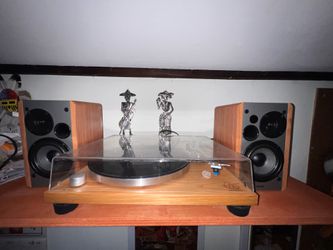 Audio Technica AT-LPW30TK w/ Edifier Speakers