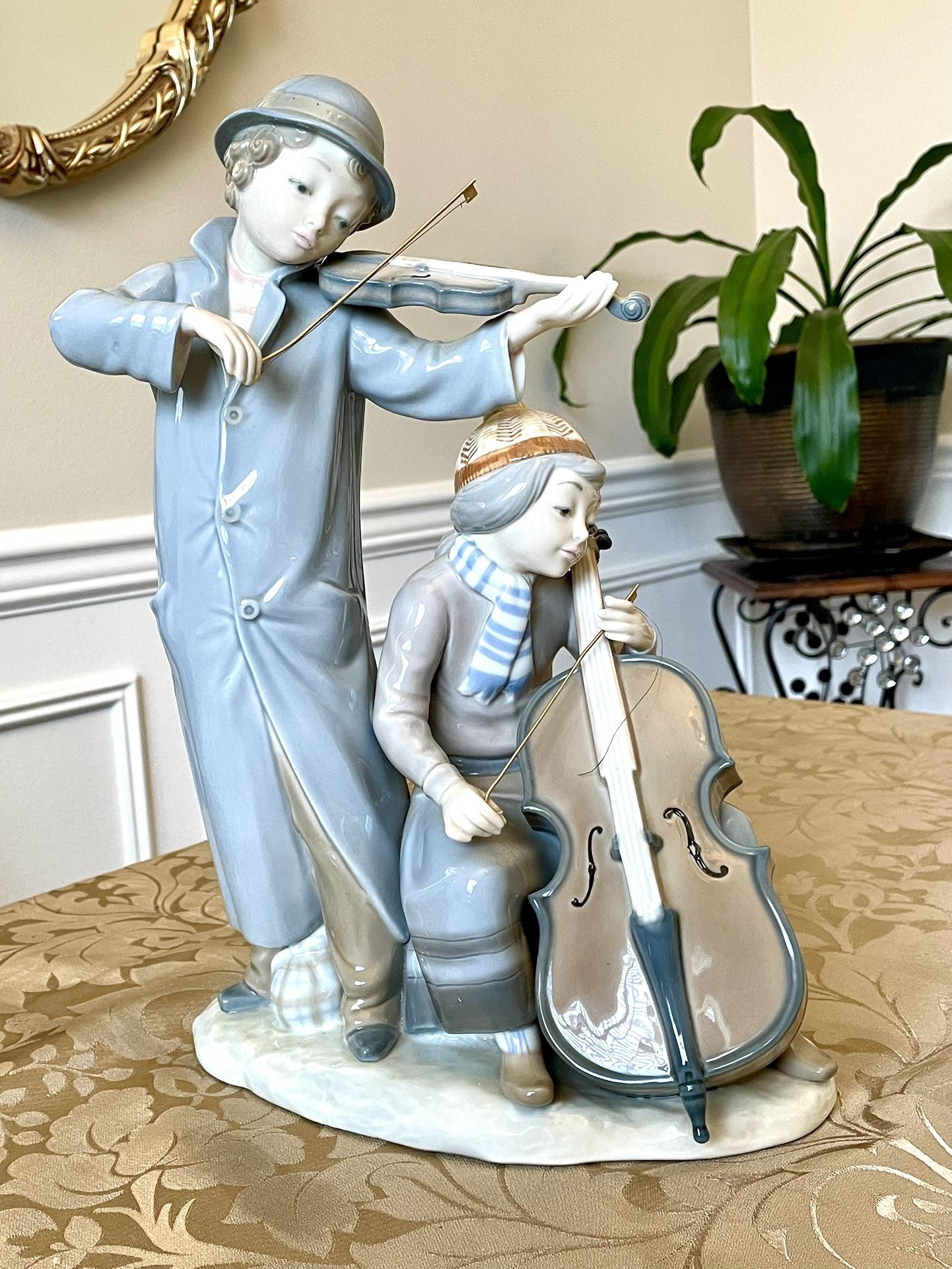 Zaphir Lladro Street Musicians With Violin And Cello Figurine