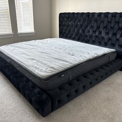 New King Size Bed Luxury Bed Frame + King hybrid Mattress