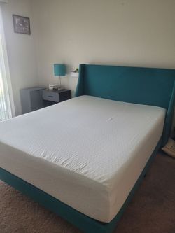 Queen Size Headboard and 12 inch memory foam mattress