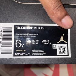 Jordan 1 Mid UNC Blue Black Size 6Y (Womens 7.5) Worn Once 🔥