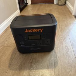 Jackery Explorer 2000 Pro Portable 