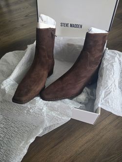 Steve Madden Brown Suede Boots