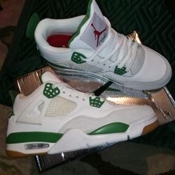 Air Jordan 4s Size 9