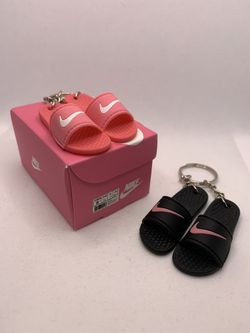 Designer flip-flop keychains