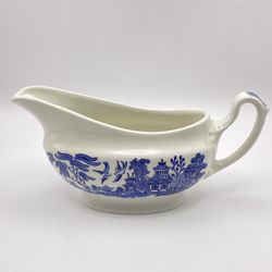Vintage Blue Willow Churchill Staffordshire England Gravy Boat Beautiful Intricate Details 