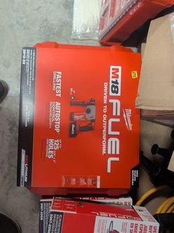 Milwaukee M18 fuel 1"sda plus rotary hammer kit