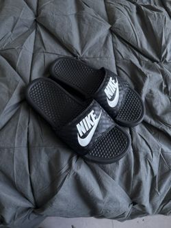 Brand New Nike Slides Size 7. $15 Or Best Offer