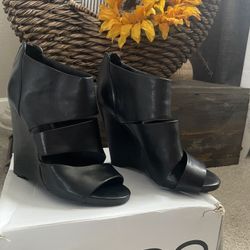Aldo leather wedge heel