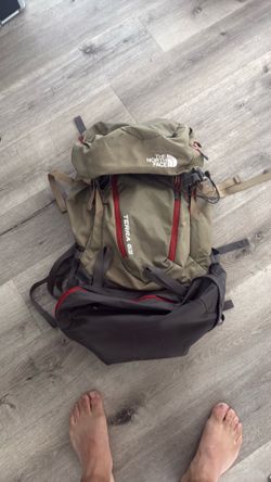 The North Face ; Terra 50L Hiking Backpack