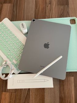 iPad Air 13” (M2 chip / 2024 / Largest Screen) 128GB with keyboard case, pen and Accessories