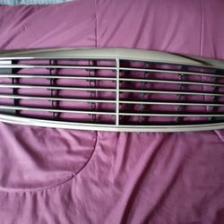 Mercedes E-CLASS E320, E350 Crome Radiator Grille  Part Number A2118 8005 83