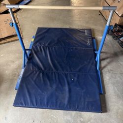 Adjustable Gymnastics Bar With Mat