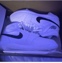 Air Jordan 1 High White Black Sneakers